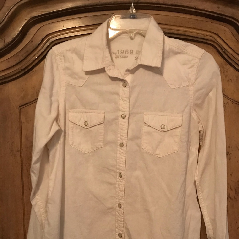 Women’s GAP1969 button down shirt